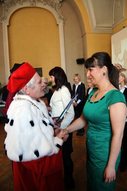 Pierwsi magistrzy pielęgniarstwa w Legnicy