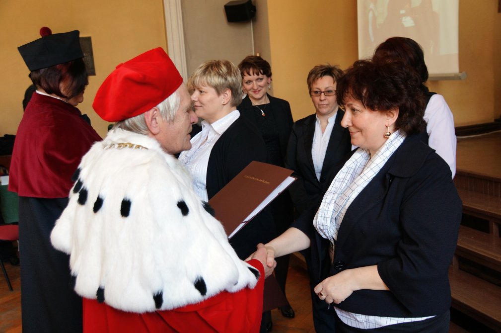 Pierwsi magistrzy pielęgniarstwa w Legnicy