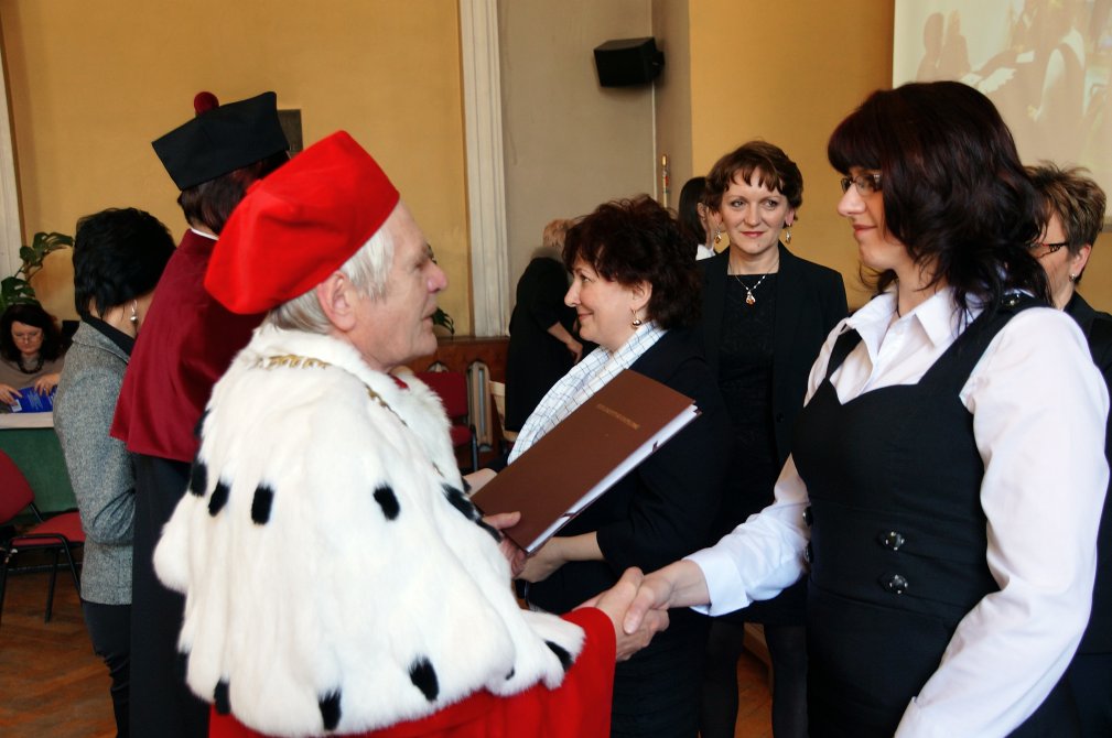 Pierwsi magistrzy pielęgniarstwa w Legnicy
