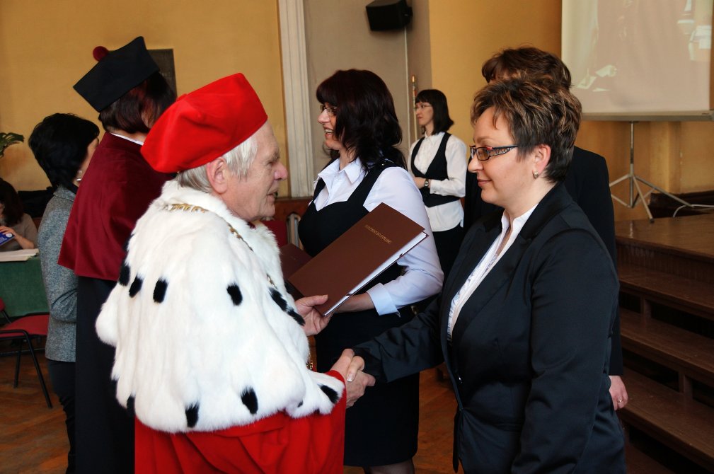 Pierwsi magistrzy pielęgniarstwa w Legnicy