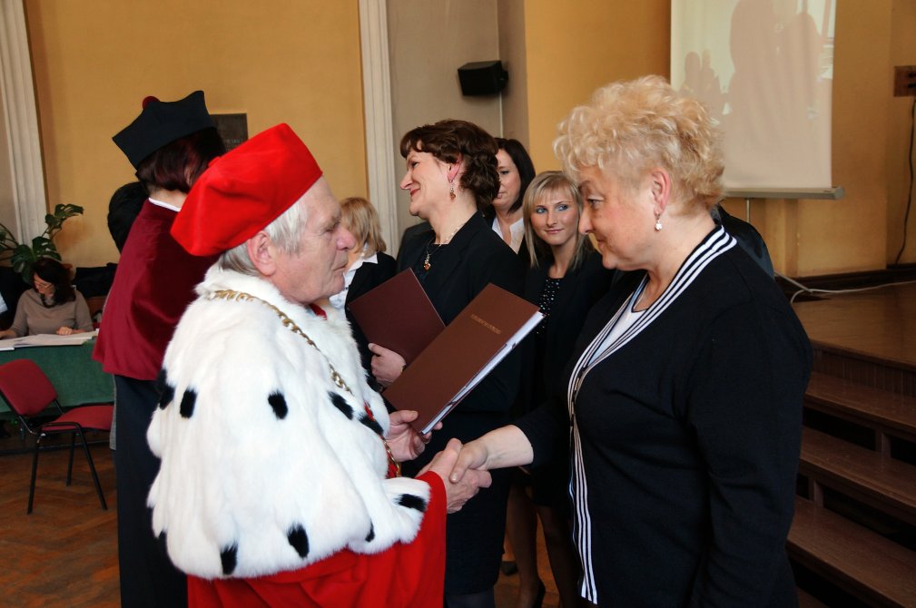 Pierwsi magistrzy pielęgniarstwa w Legnicy