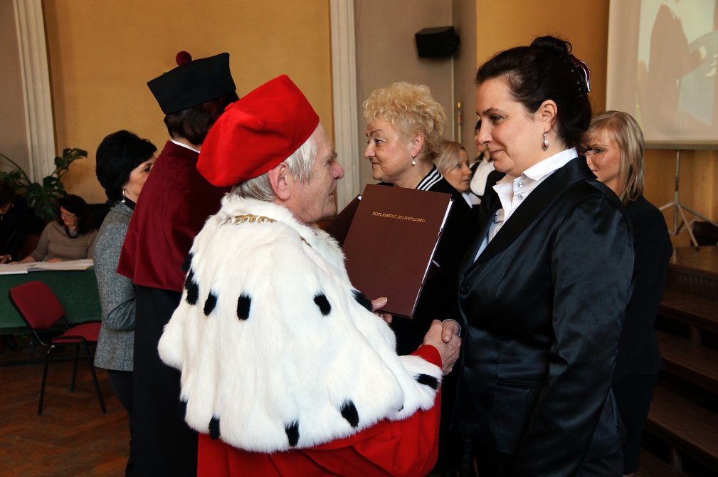 Pierwsi magistrzy pielęgniarstwa w Legnicy
