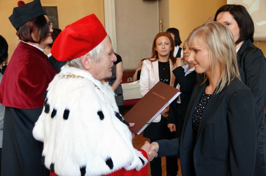 Pierwsi magistrzy pielęgniarstwa w Legnicy