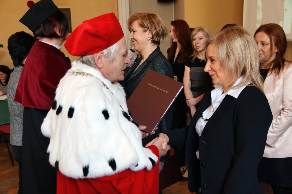 Pierwsi magistrzy pielęgniarstwa w Legnicy