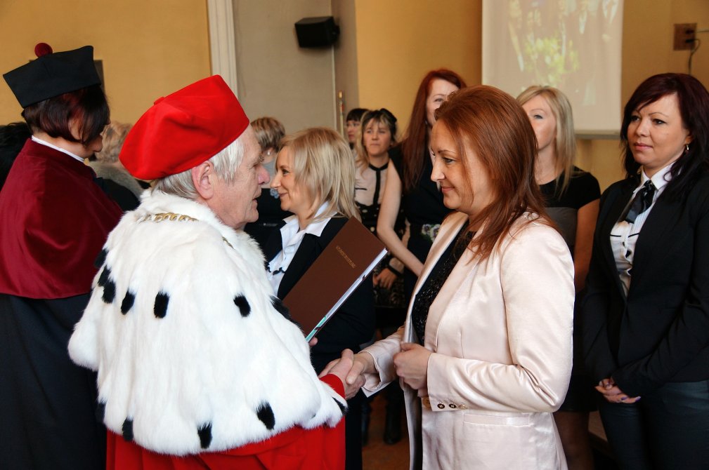 Pierwsi magistrzy pielęgniarstwa w Legnicy