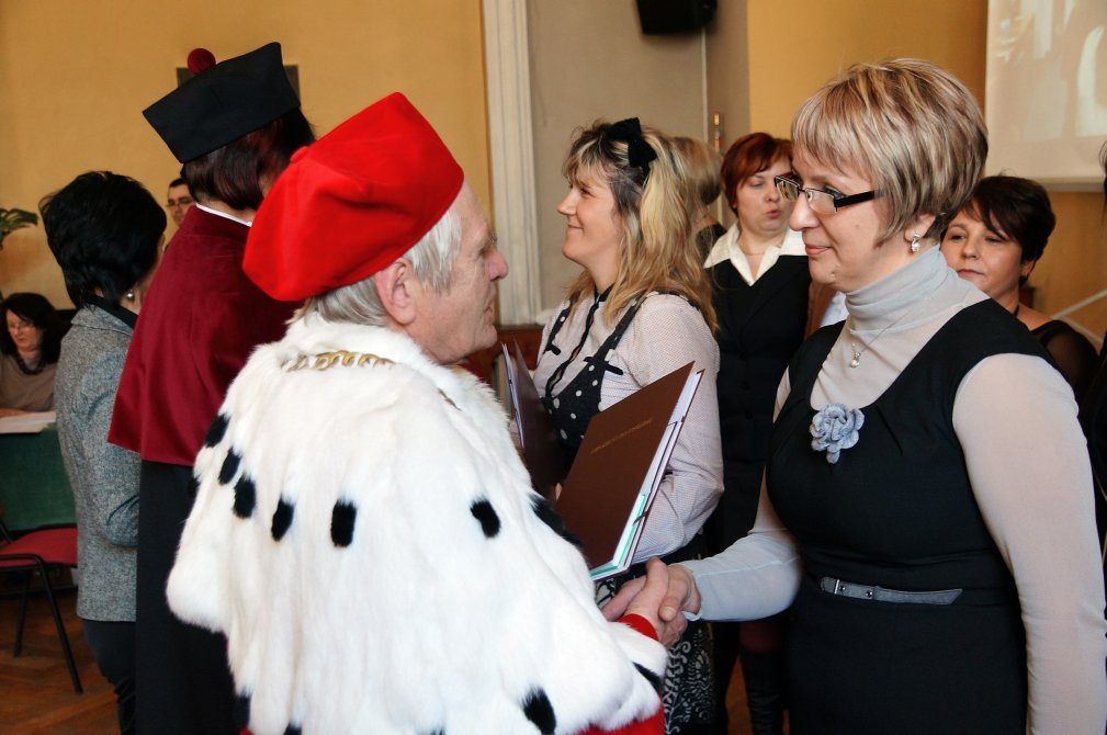 Pierwsi magistrzy pielęgniarstwa w Legnicy
