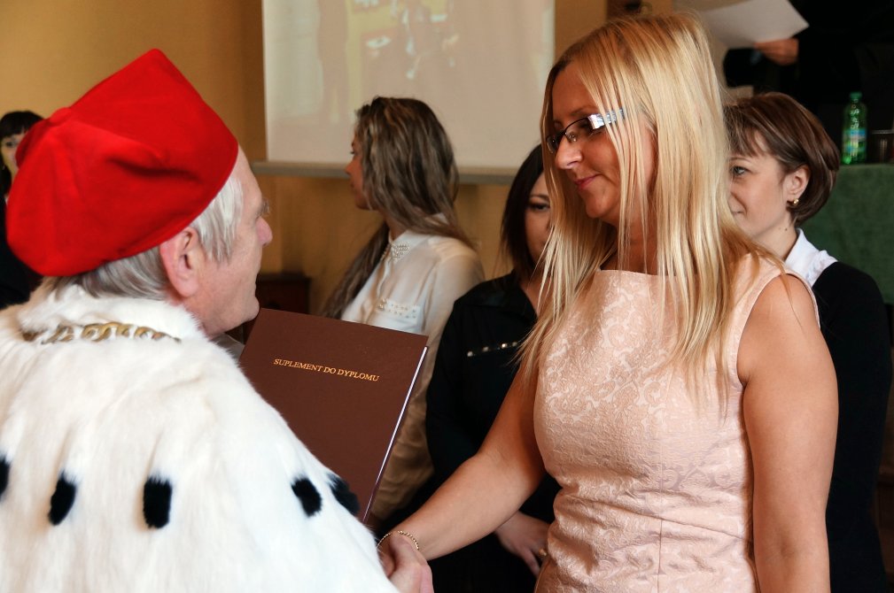 Pierwsi magistrzy pielęgniarstwa w Legnicy