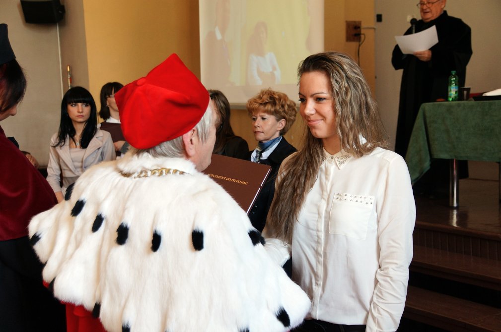 Pierwsi magistrzy pielęgniarstwa w Legnicy