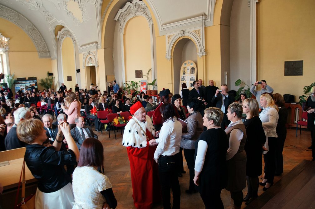 Pierwsi magistrzy pielęgniarstwa w Legnicy