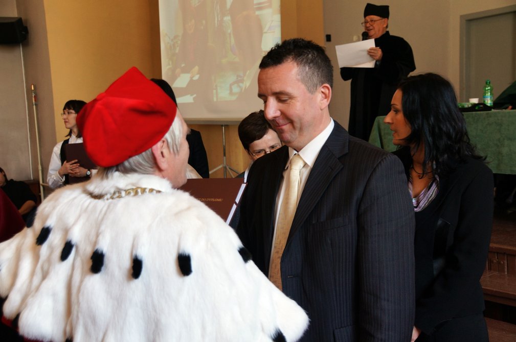 Pierwsi magistrzy pielęgniarstwa w Legnicy