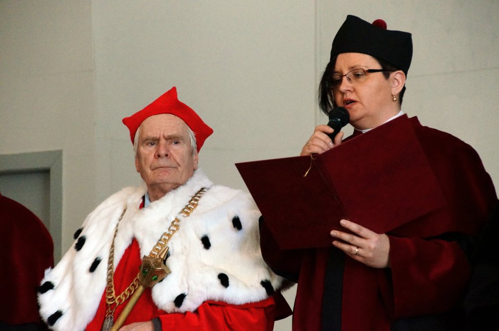 Pierwsi magistrzy pielęgniarstwa w Legnicy