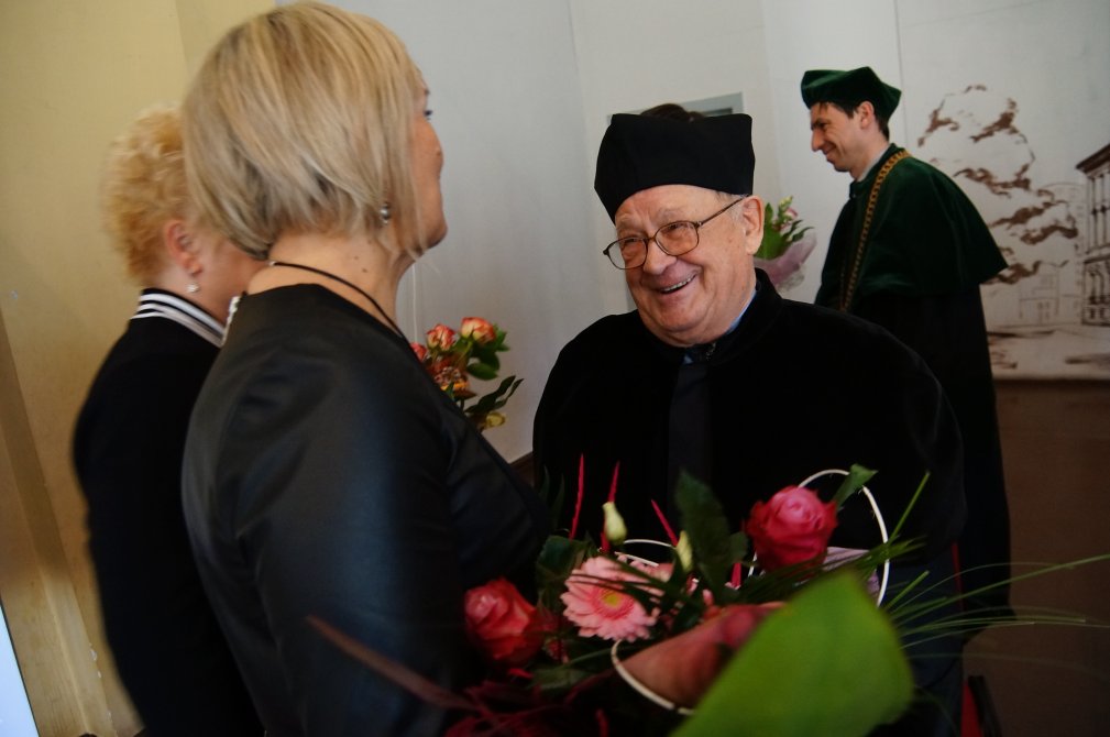 Pierwsi magistrzy pielęgniarstwa w Legnicy