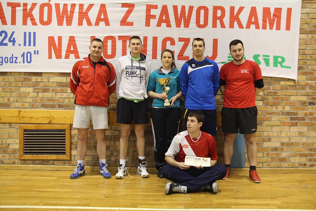 Siatkówka z faworkami na lotniczej