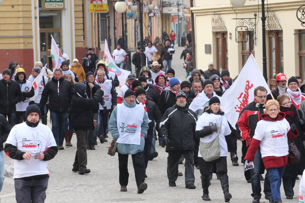 Solidarność przeszła ulicami miasta. Z hukiem!