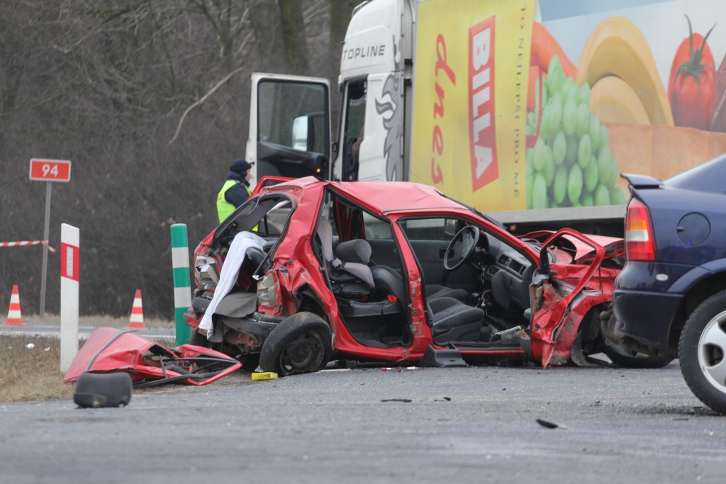 Wypadek po Kawicami. Zginęła młoda kobieta!