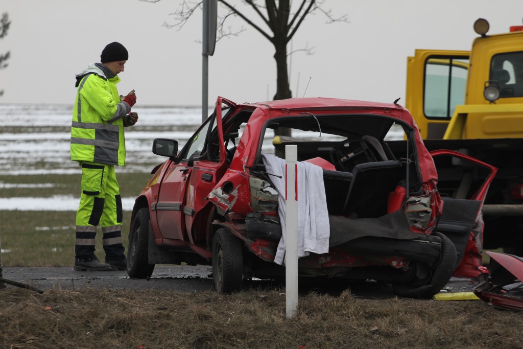 Wypadek po Kawicami. Zginęła młoda kobieta!