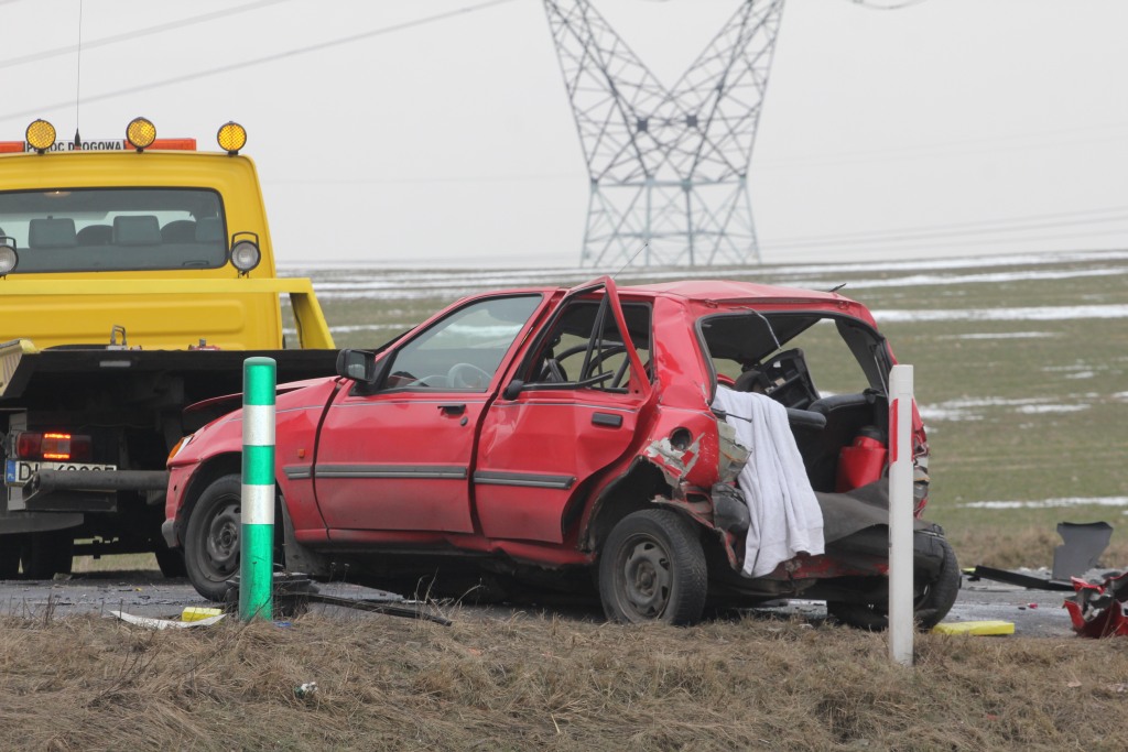Wypadek po Kawicami. Zginęła młoda kobieta!