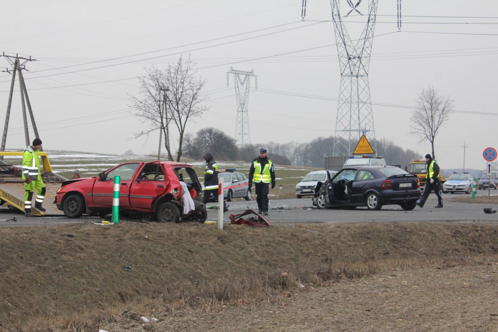 Wypadek po Kawicami. Zginęła młoda kobieta!