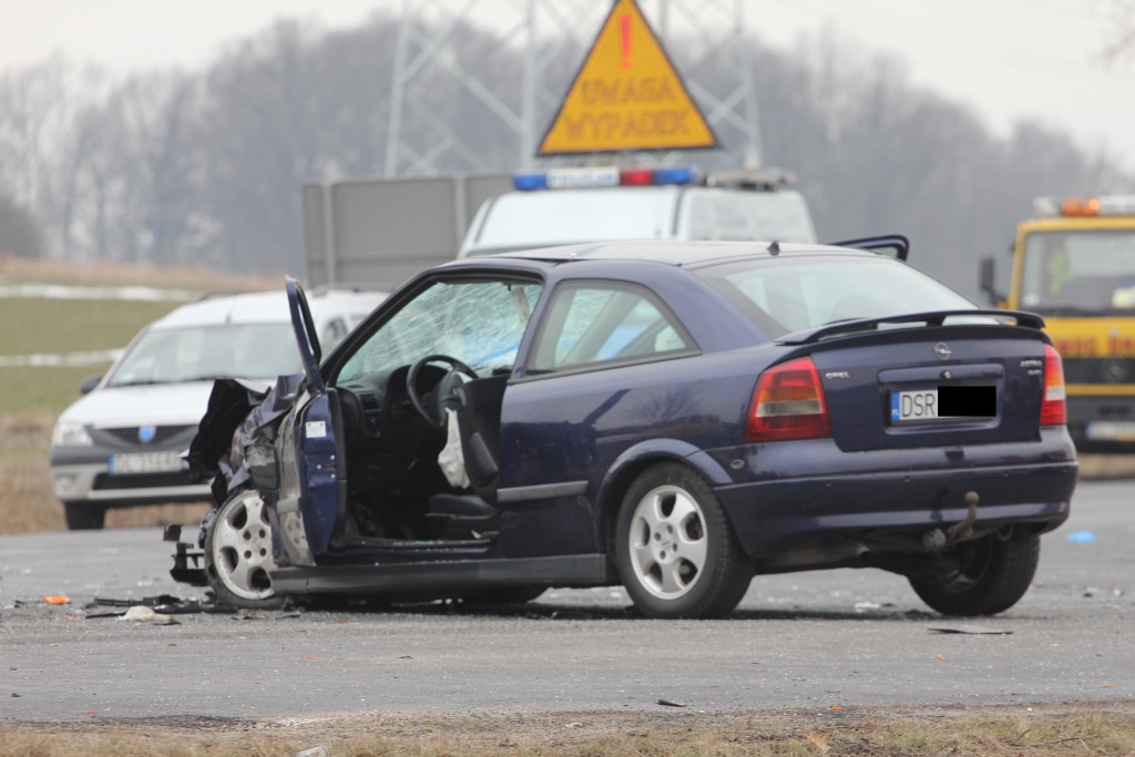 Wypadek po Kawicami. Zginęła młoda kobieta!