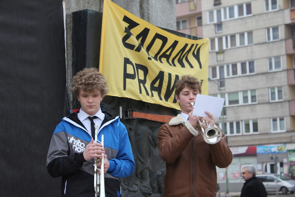 Smoleńska rocznica w Legnicy. „Precz z Iwanem!”
