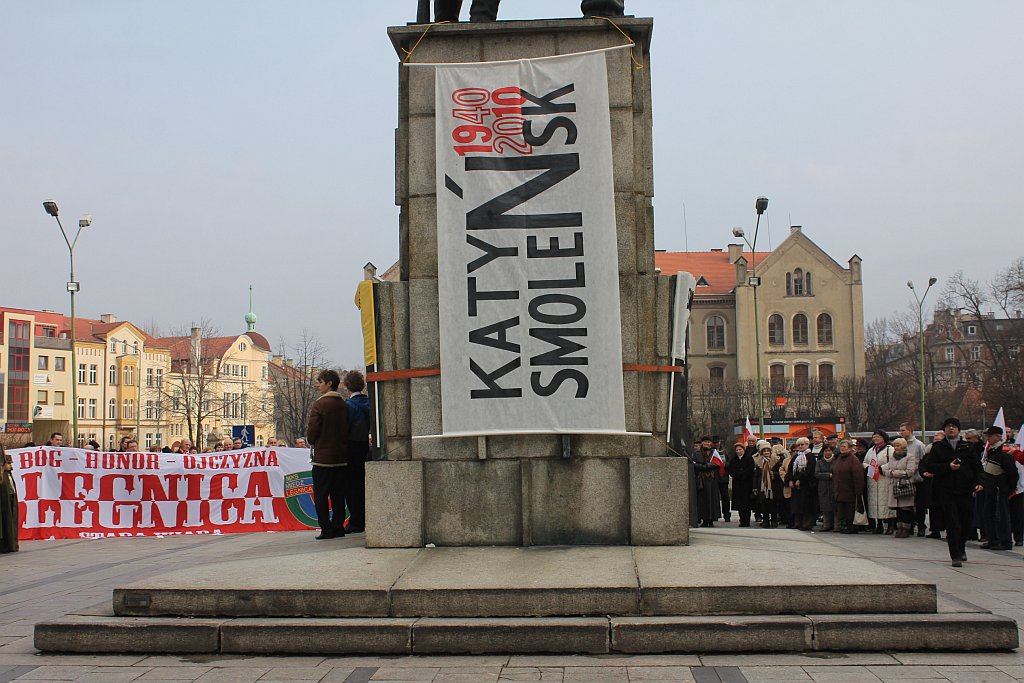 Smoleńska rocznica w Legnicy. „Precz z Iwanem!”