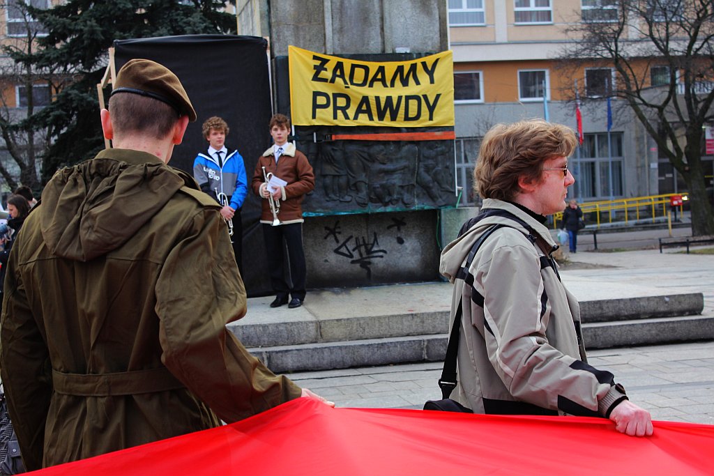 Smoleńska rocznica w Legnicy. „Precz z Iwanem!”