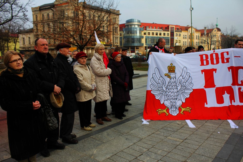 Smoleńska rocznica w Legnicy. „Precz z Iwanem!”