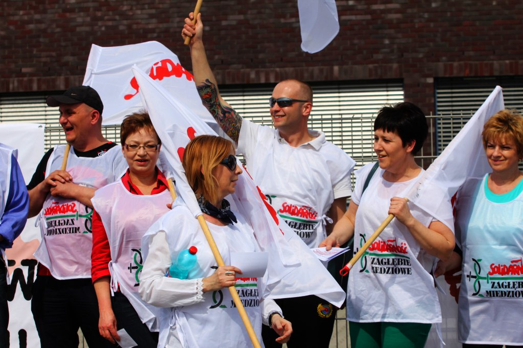 Trzeci dzień pikiet Solidarności pod ADO