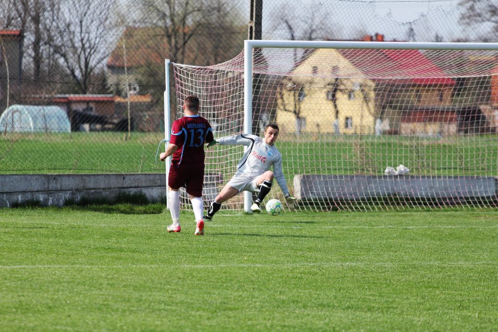 Dąb - Iskra 4:0