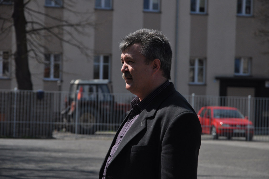 Maturzyści zakończyli rok szkolny paleniem gumy