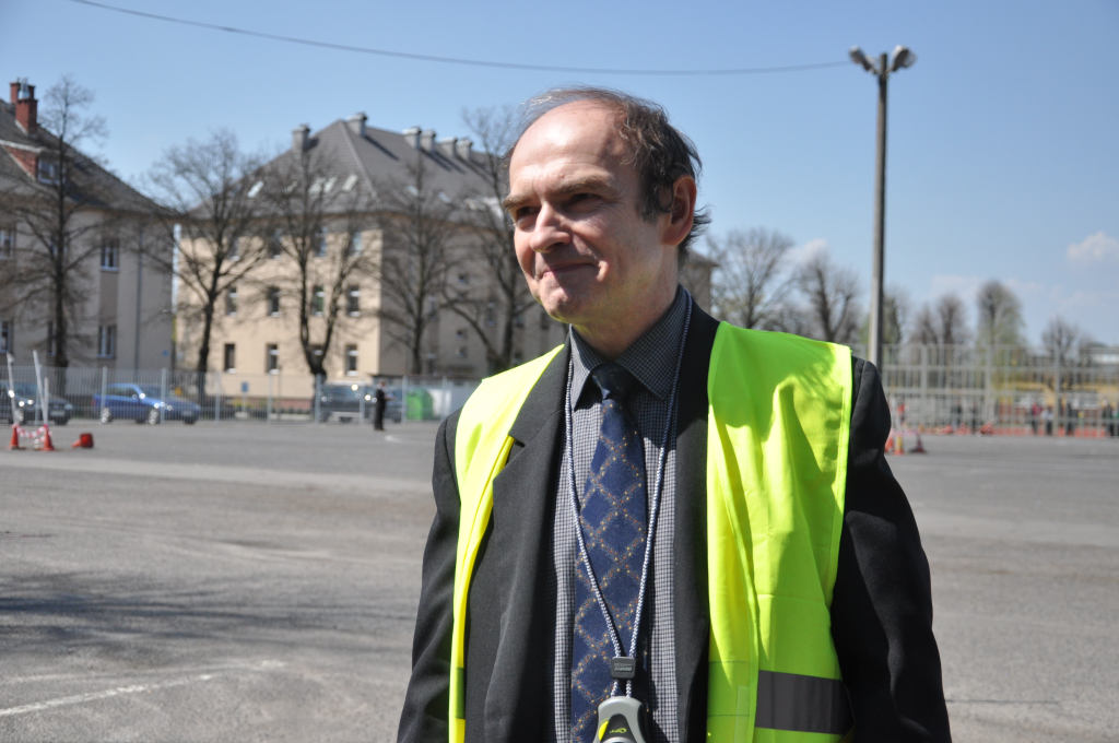 Maturzyści zakończyli rok szkolny paleniem gumy
