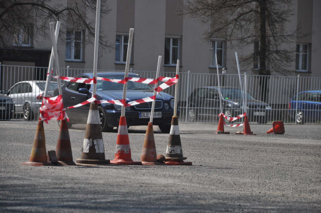Maturzyści zakończyli rok szkolny paleniem gumy