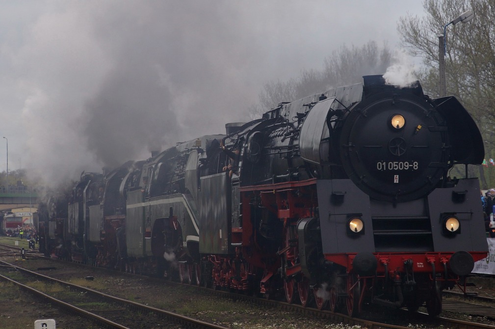 Maszyny pod parą przyjechały do Wolsztyna