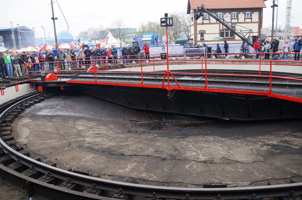 Maszyny pod parą przyjechały do Wolsztyna