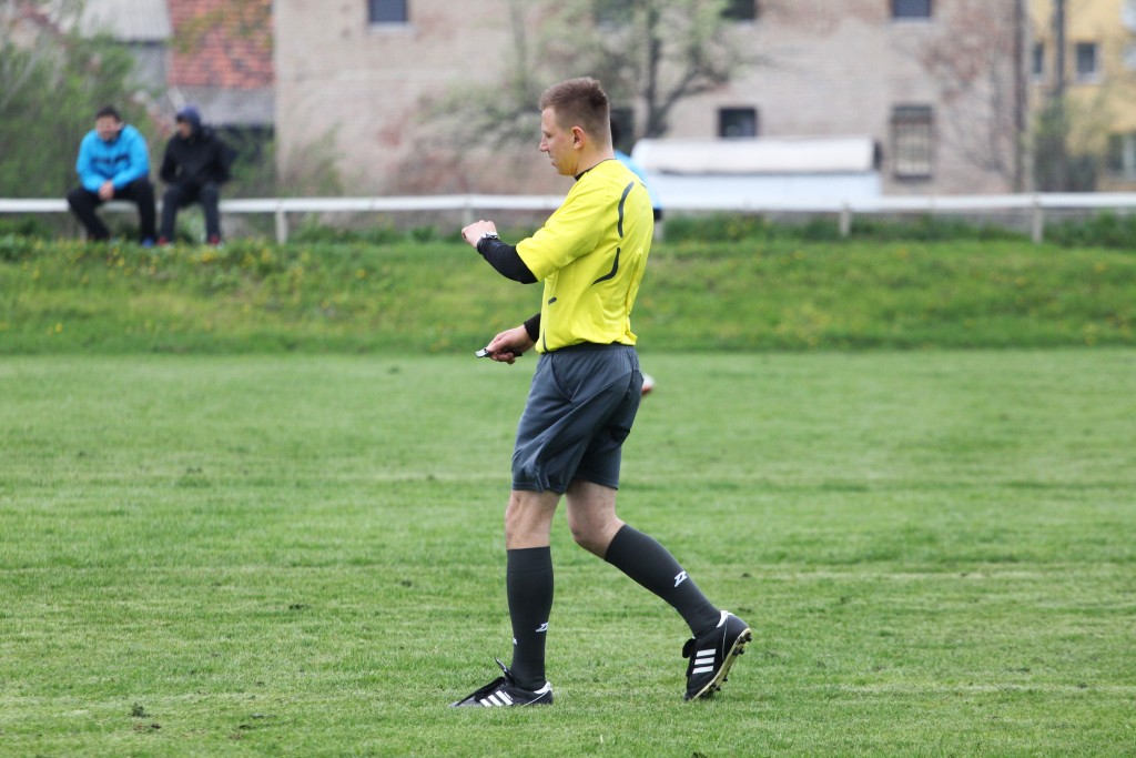 Klasa A: Dąb - Victoria 0:1
