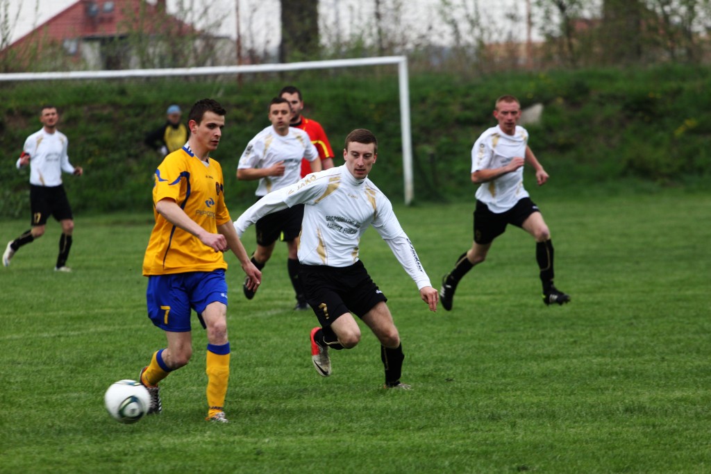 Klasa A: Czarni - Iskra 2:3
