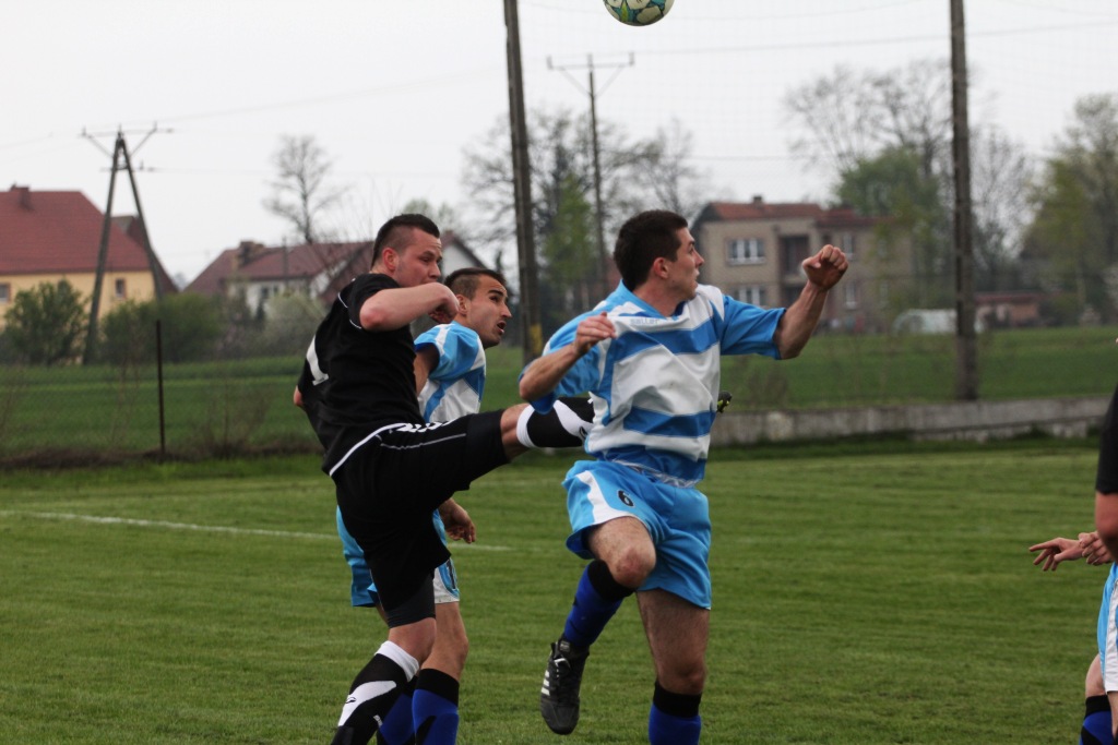 Klasa A: Dąb - Victoria 0:1