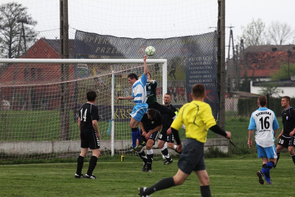 Klasa A: Dąb - Victoria 0:1
