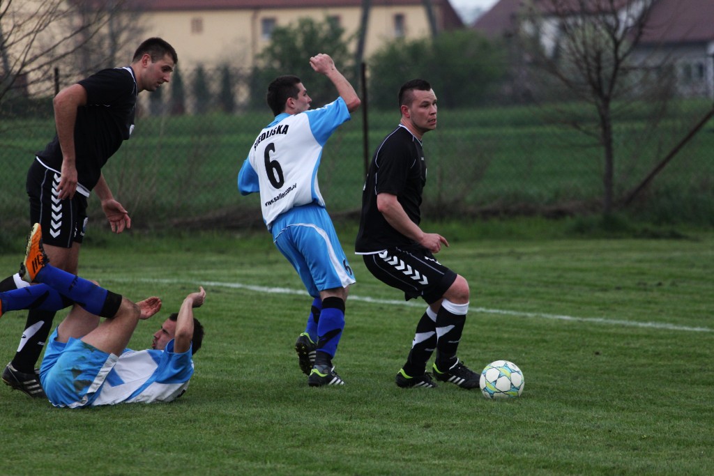 Klasa A: Dąb - Victoria 0:1