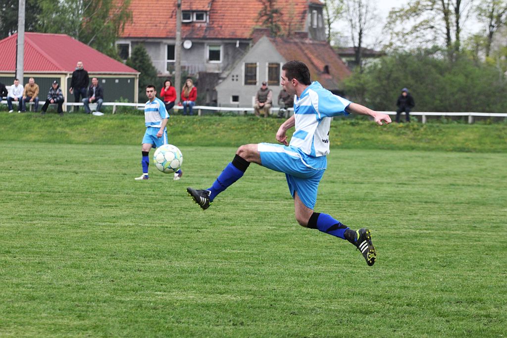 Klasa A: Dąb - Victoria 0:1