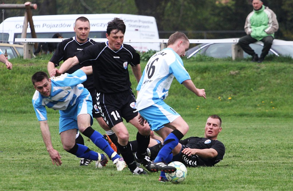 Klasa A: Dąb - Victoria 0:1