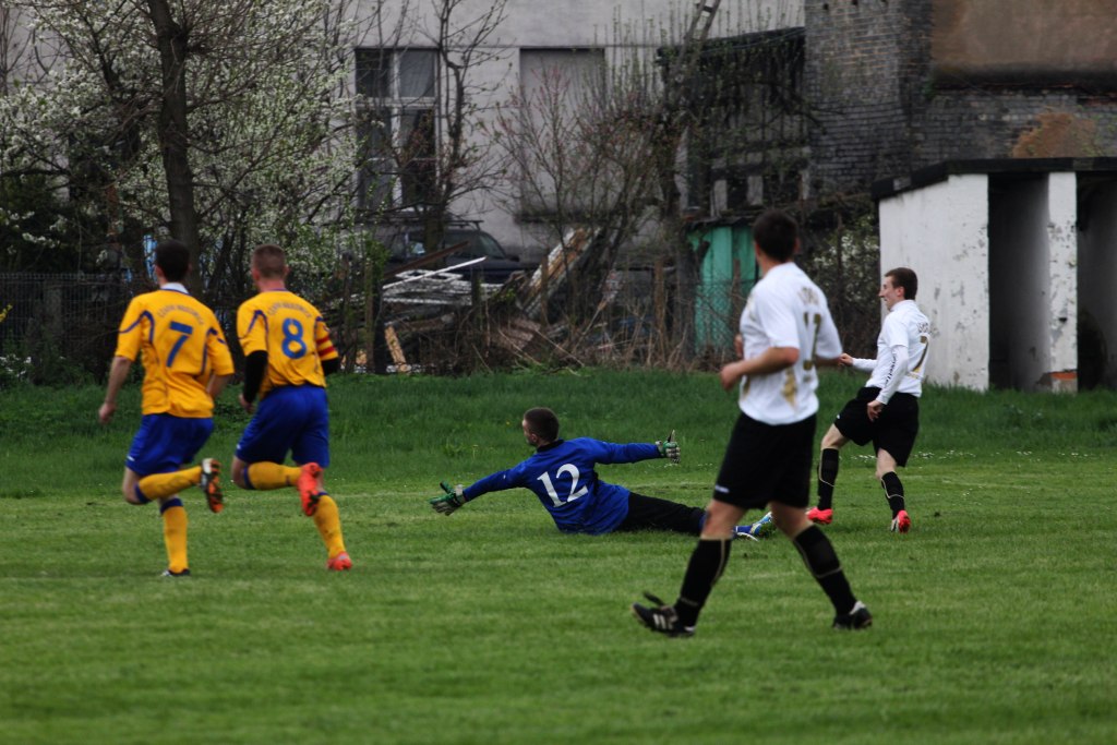 Klasa A: Czarni - Iskra 2:3