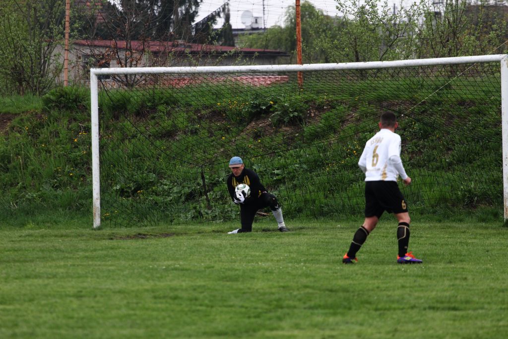 Klasa A: Czarni - Iskra 2:3