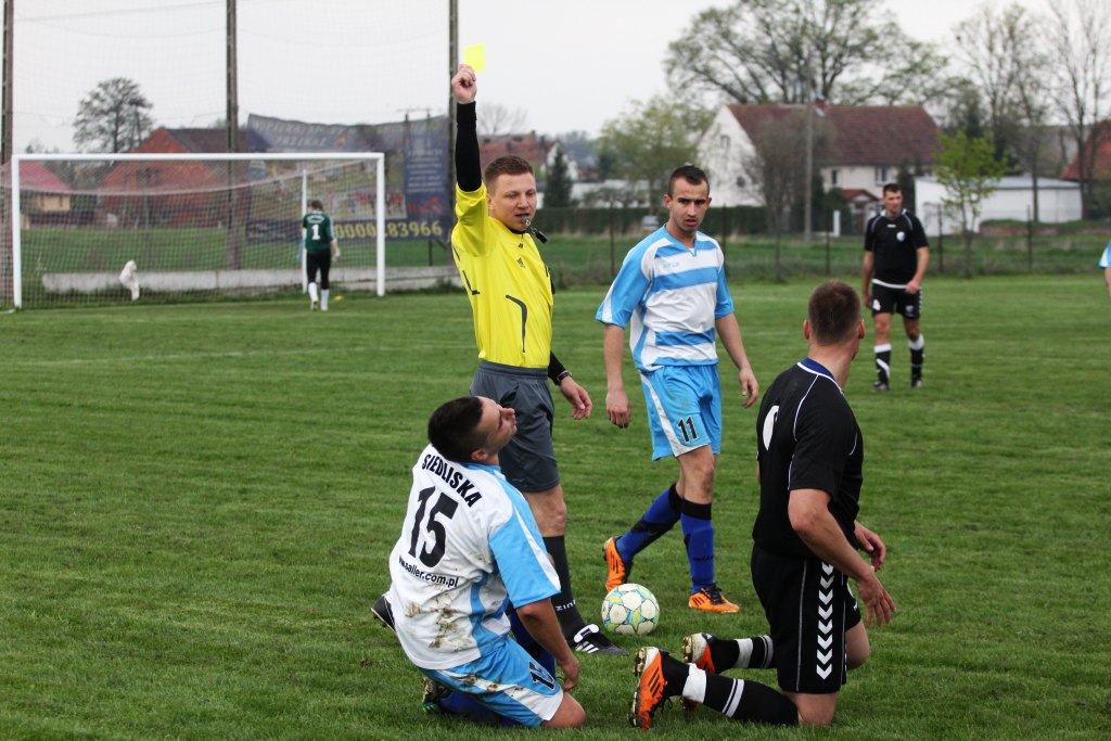 Klasa A: Dąb - Victoria 0:1
