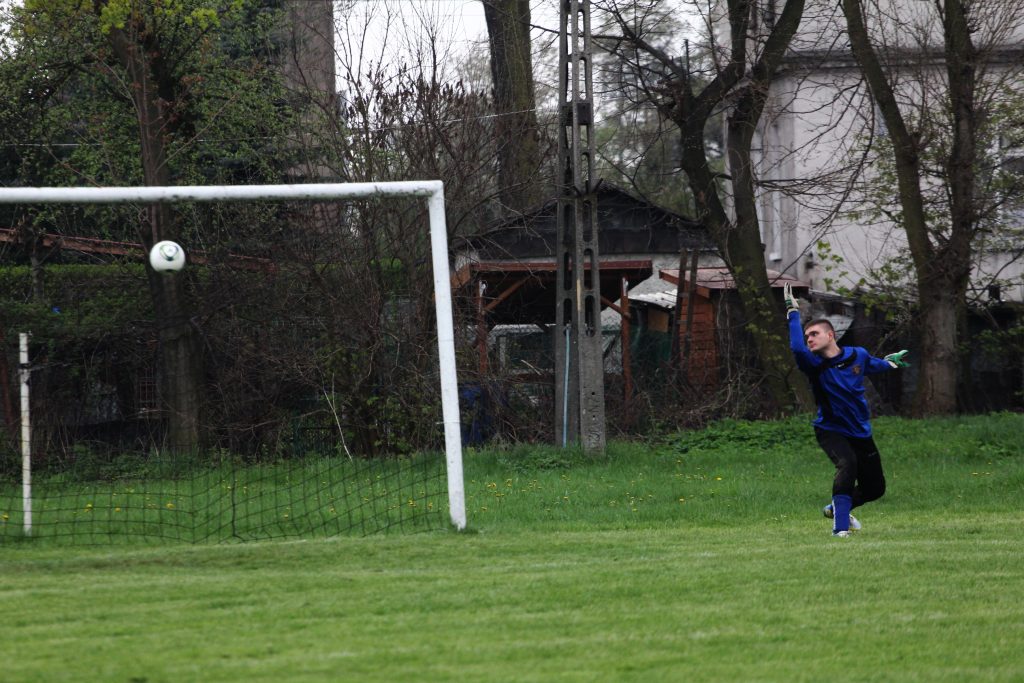 Klasa A: Czarni - Iskra 2:3