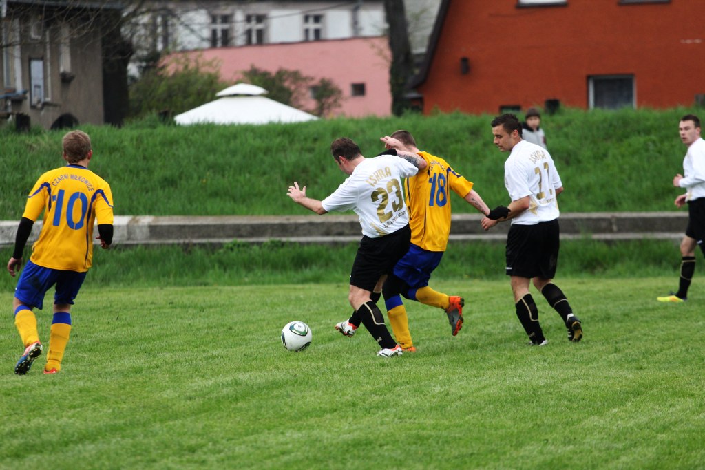 Klasa A: Czarni - Iskra 2:3
