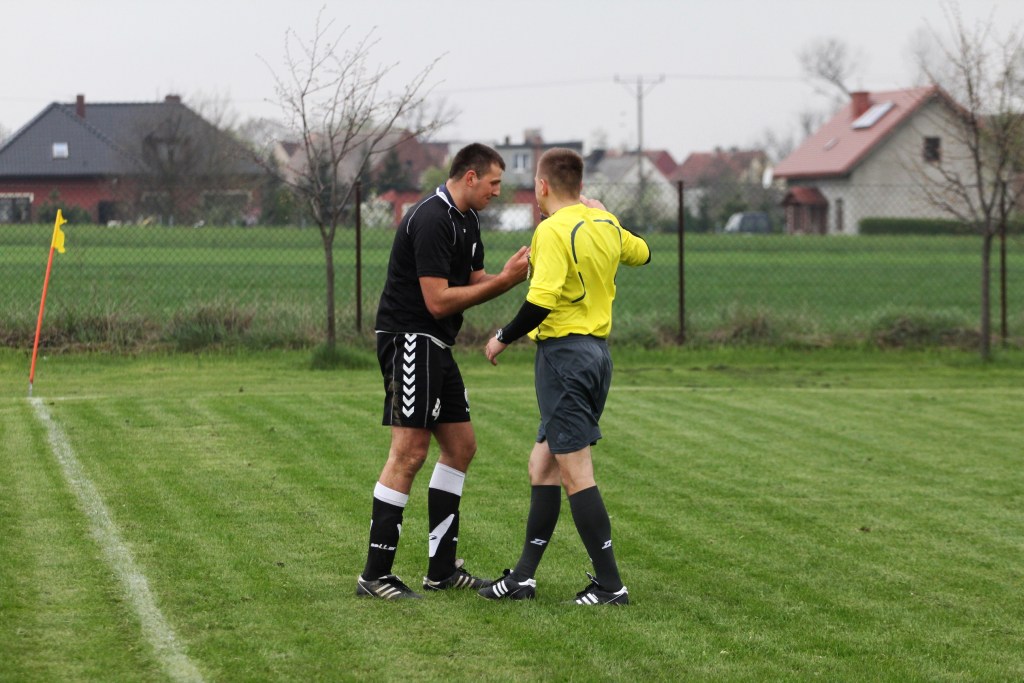 Klasa A: Dąb - Victoria 0:1