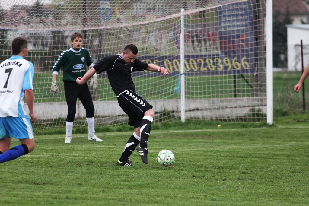 Klasa A: Dąb - Victoria 0:1