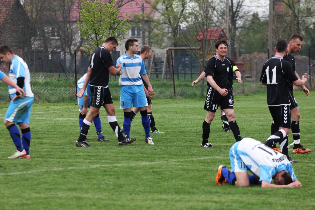 Klasa A: Dąb - Victoria 0:1
