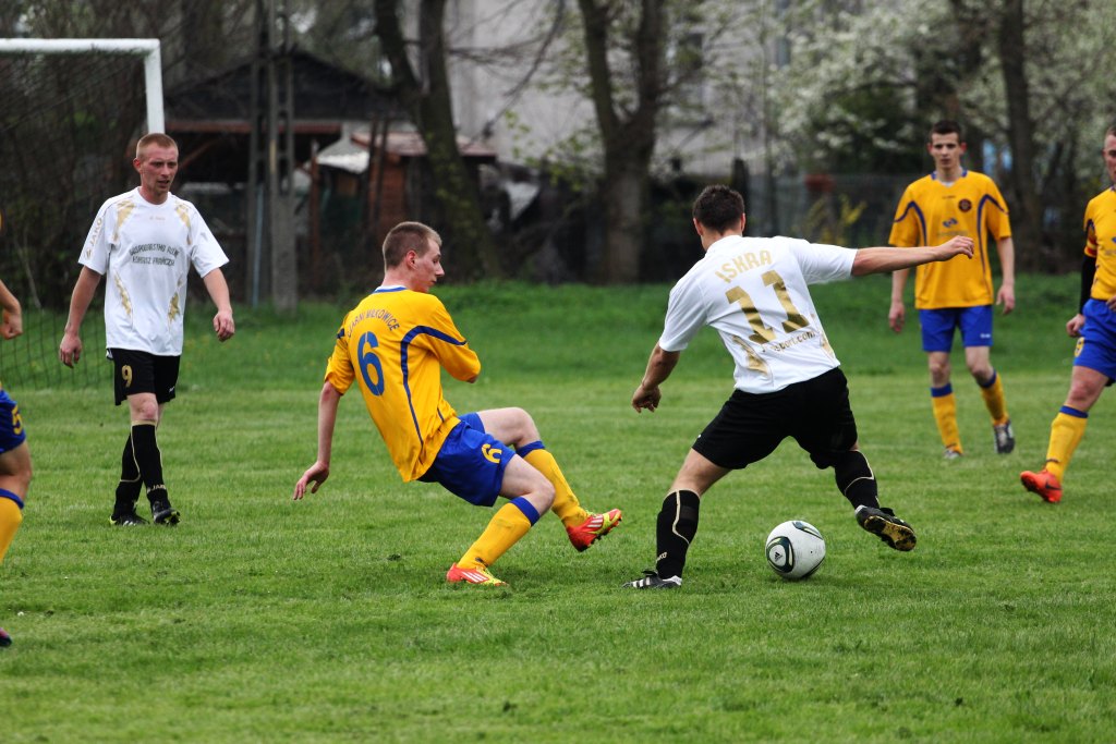 Klasa A: Czarni - Iskra 2:3